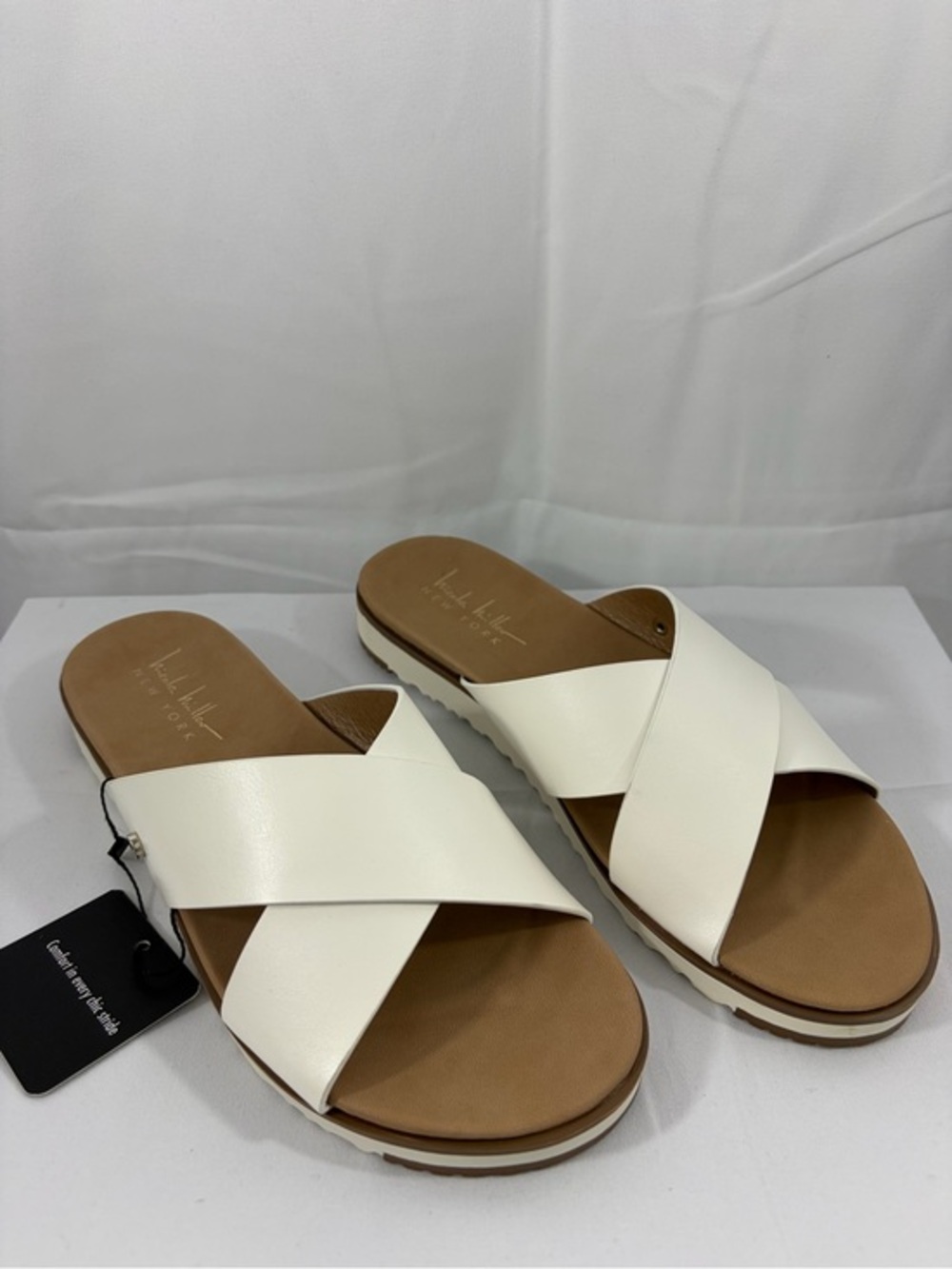 NWT Nicole Miller Women’s Size 7 Comfy White Crisscross Slide Sandals